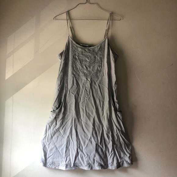 Gorgeous detailed dress - Picture 1 of 11